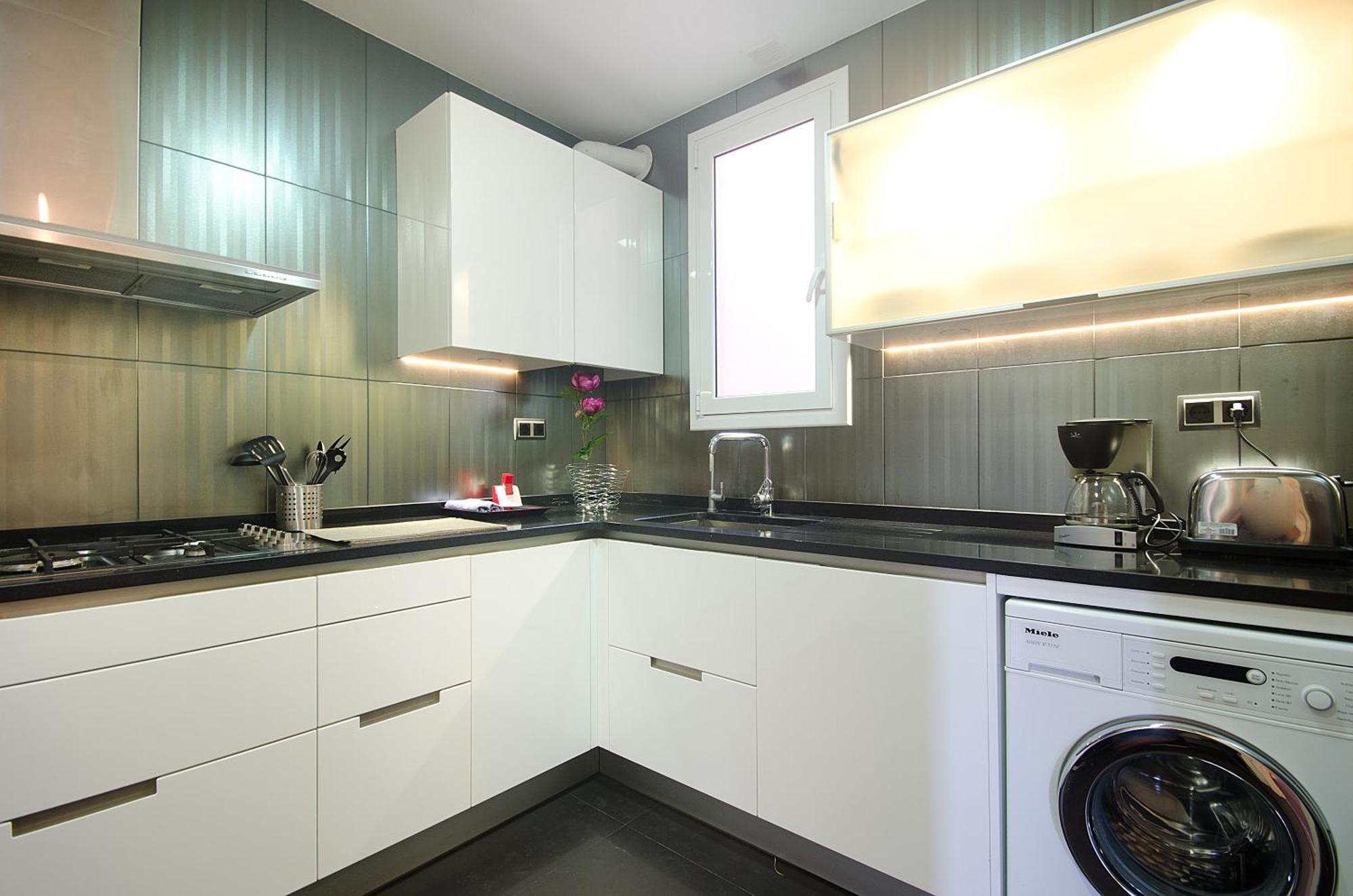 Three Bedroom In Gran De Gracia - Stylish *