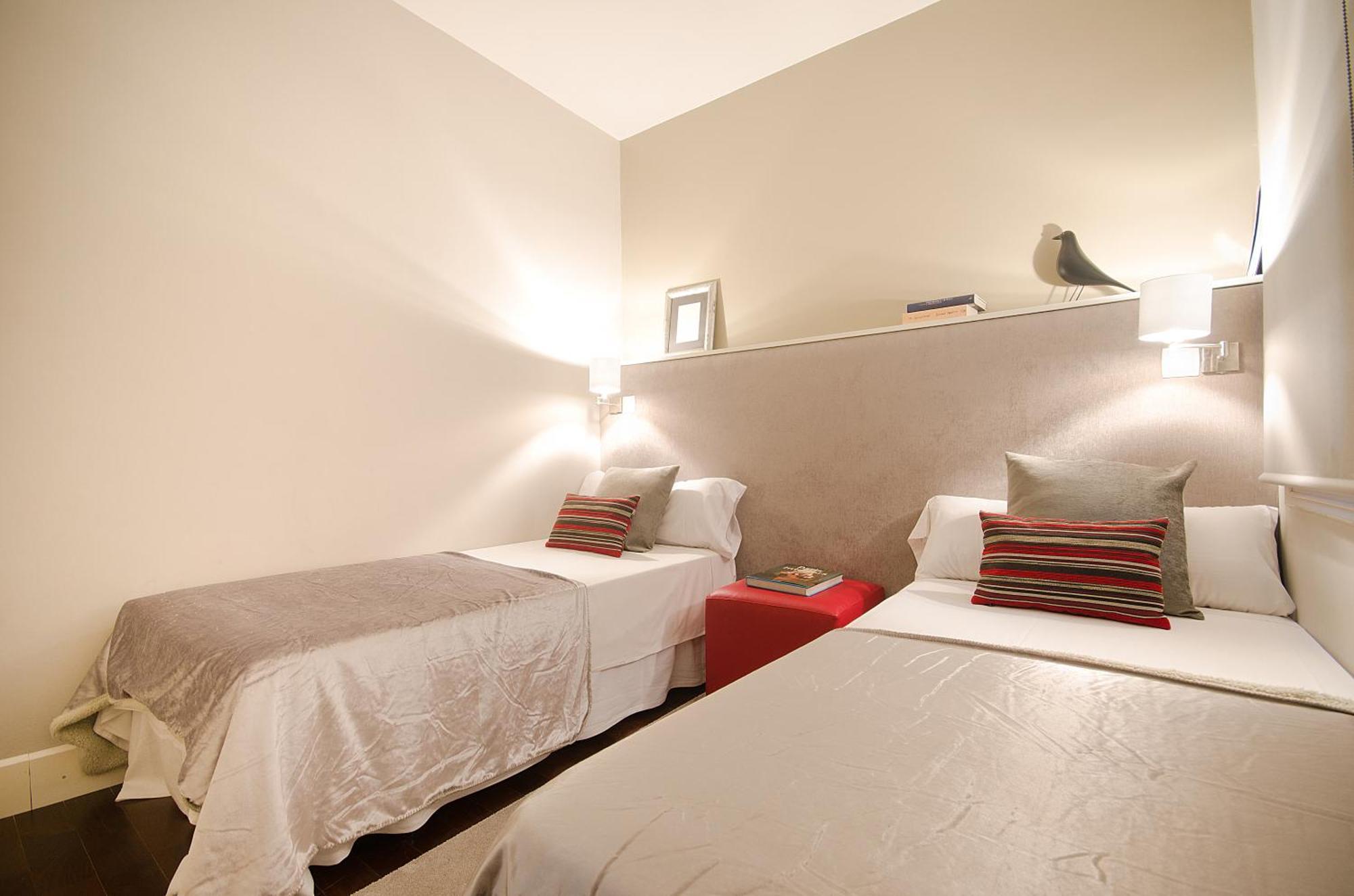 Three Bedroom In Gran De Gracia - Stylish