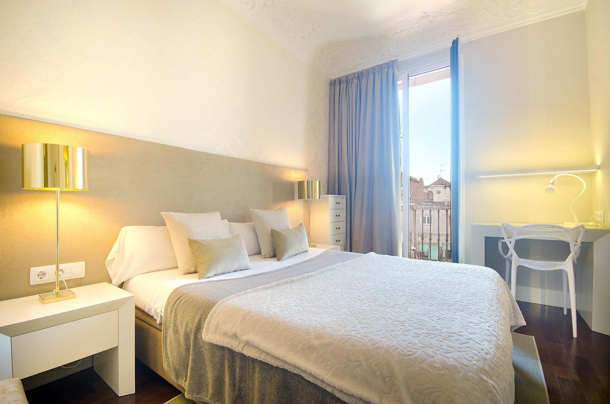 Three Bedroom In Gran De Gracia - Stylish *